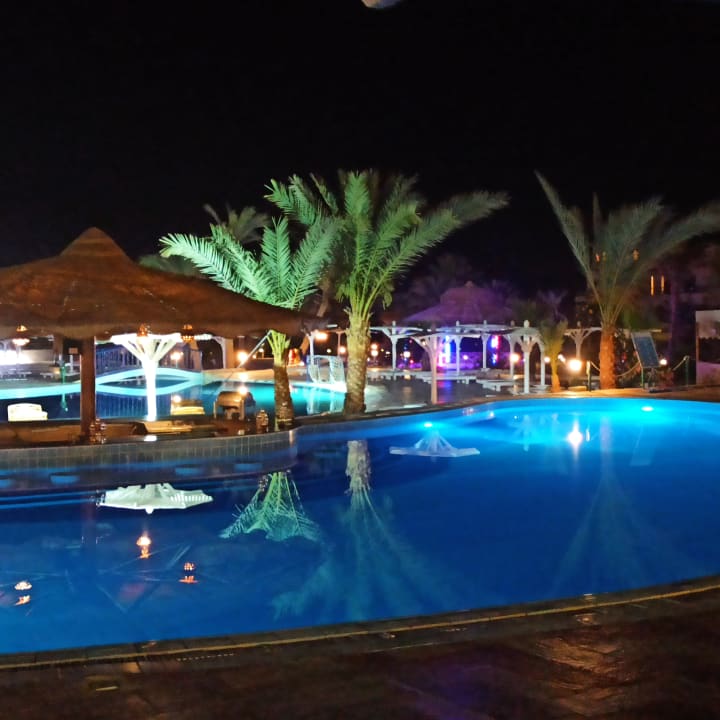 Pool Pensée Royal Garden Beach Resort