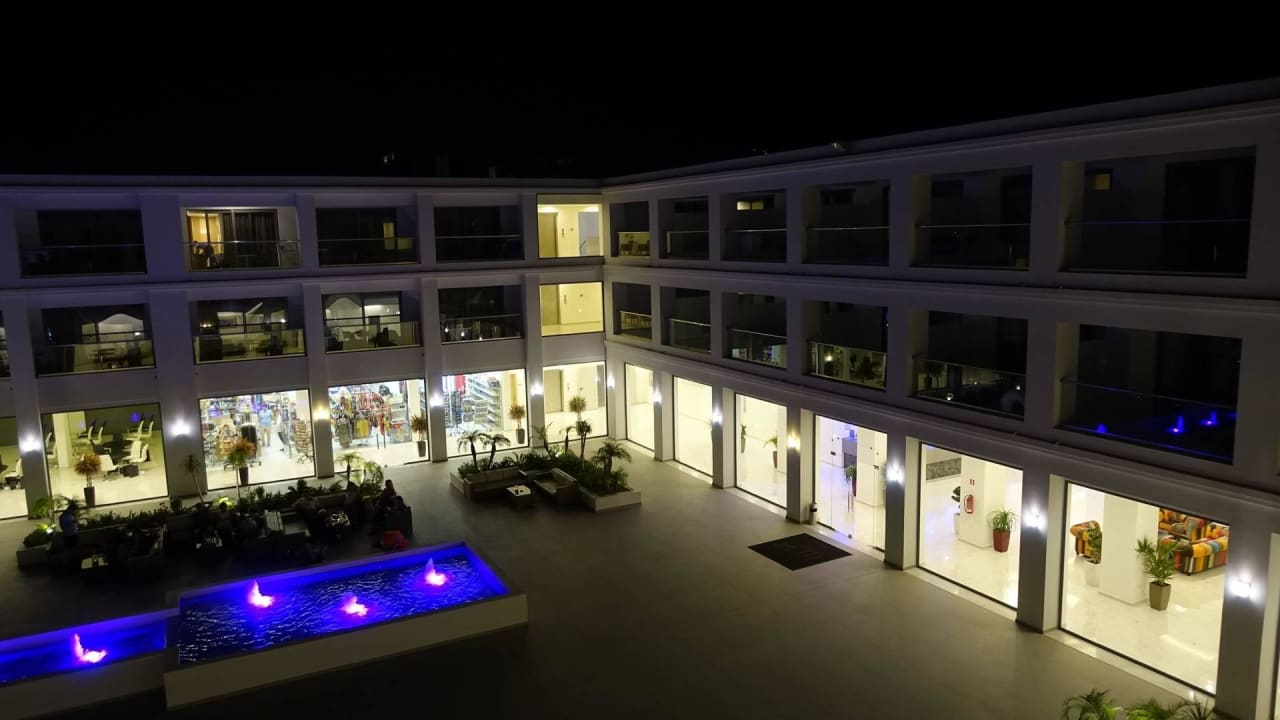 Aussenbereich Asterias Beach Resort
