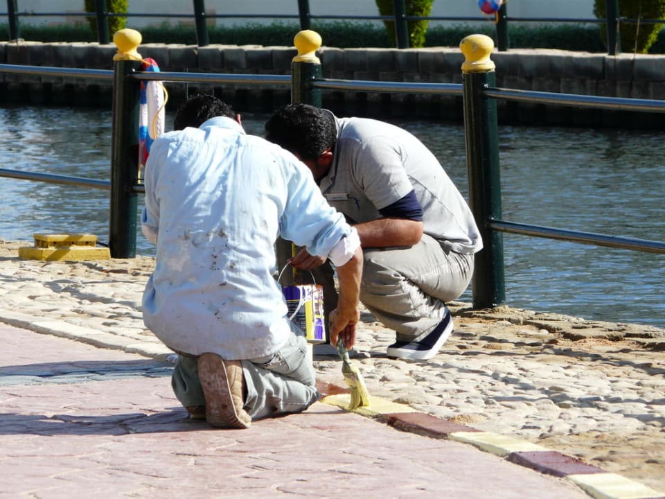 Hard workers Pickalbatros Dana Beach Resort - Hurghada