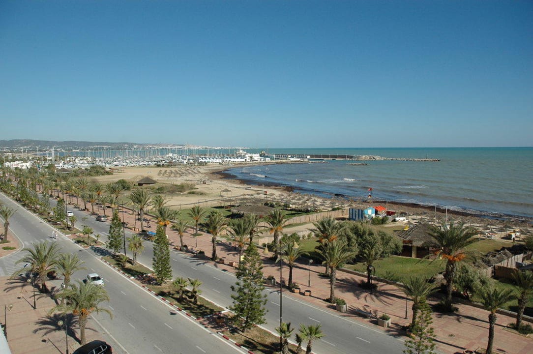 Blick vom Zimmer auf den Yachthafen Medina Solaria & Thalasso
