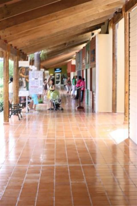 Einkaufsmeile Catalonia Punta Cana - All Inclusive