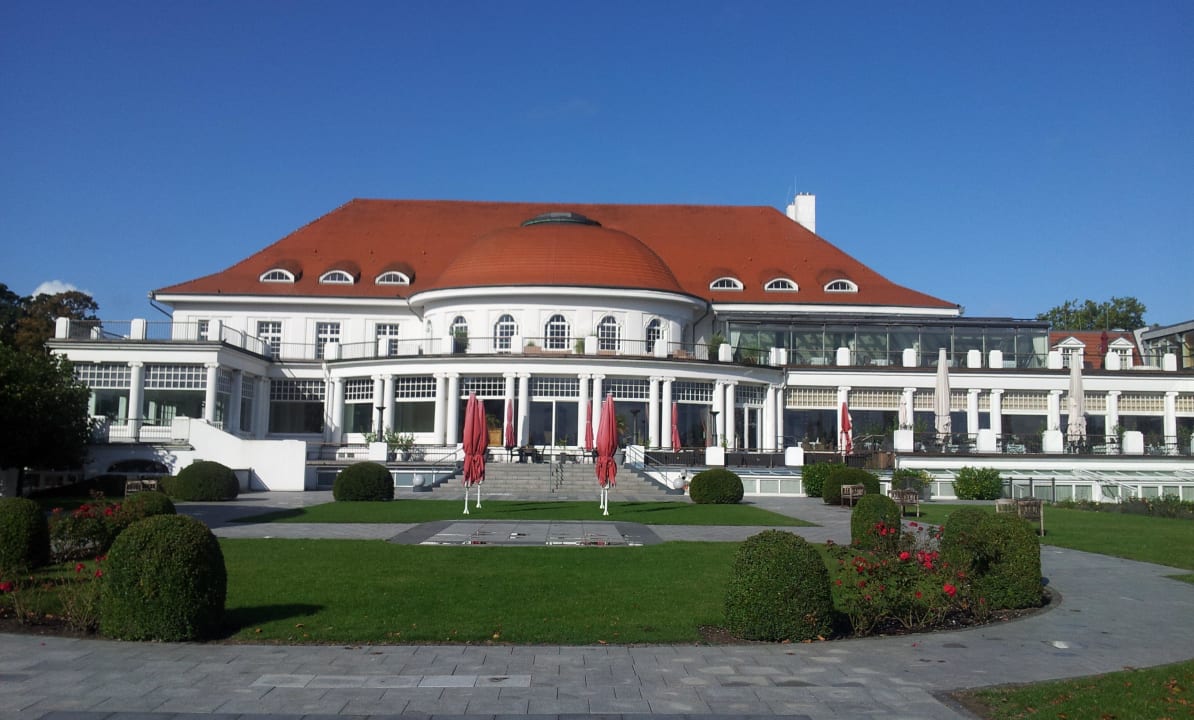 Hotel, Blick von der Strandpromenade ATLANTIC Grand Hotel Travemünde