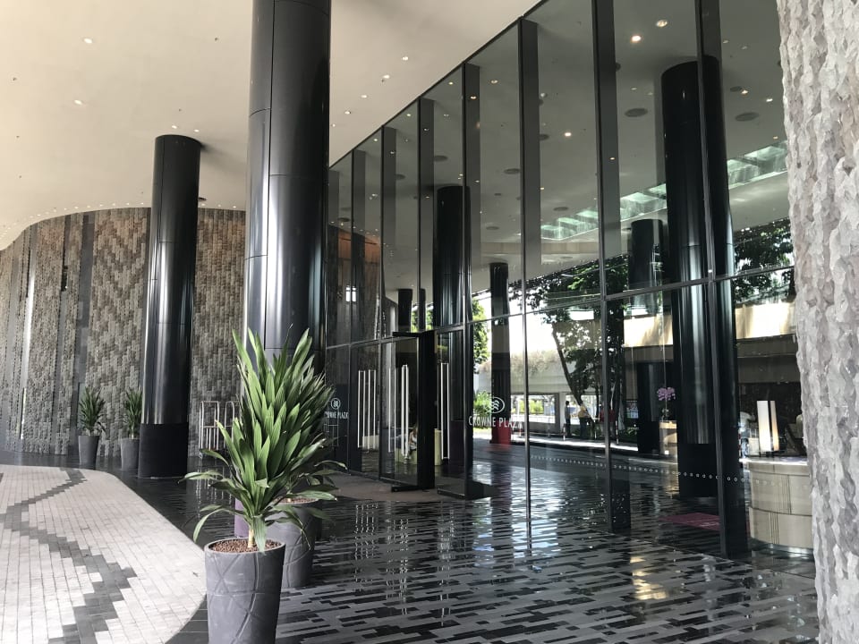Lobby & Eingang Hotel Crowne Plaza Changi Airport
