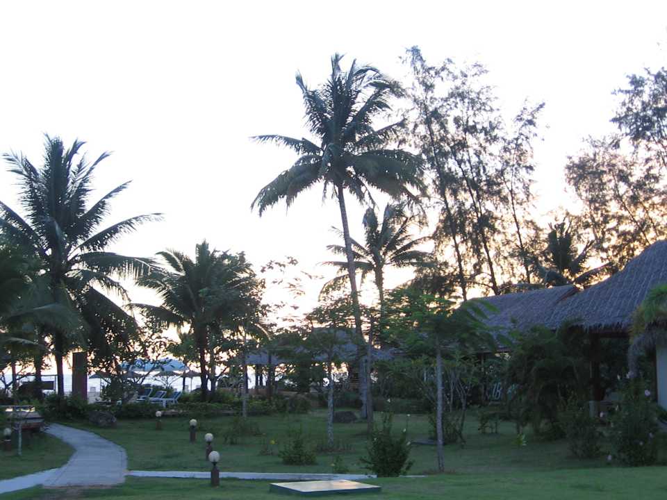 Aussicht vom Bungalow im Hintergrund Meer The Kib Resort