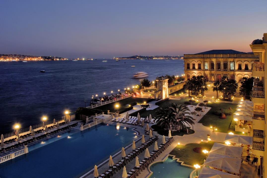 Pool Ciragan Palace Kempinski Istanbul