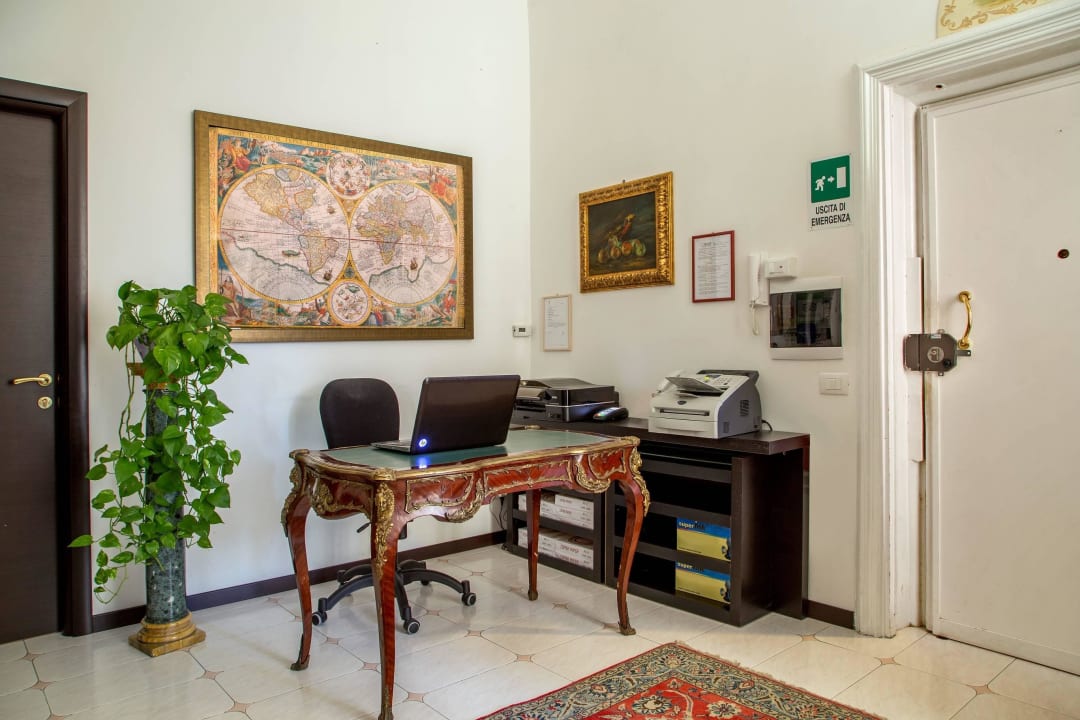 Reception Roma Central Guest House