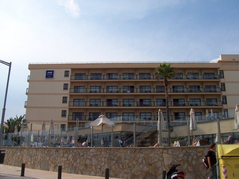 Blick von der Straße aufs Hotel AluaSoul Palma
