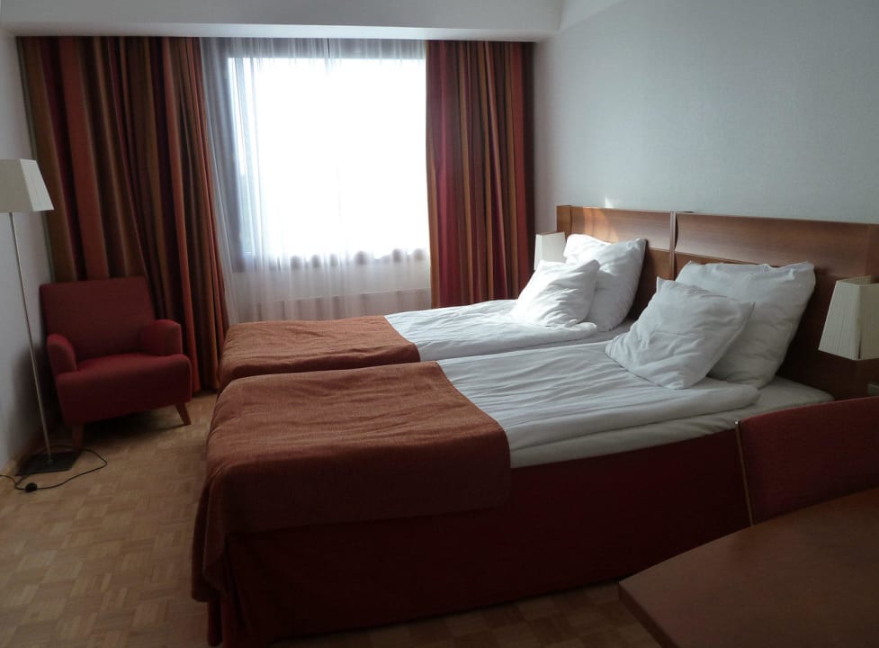 Blick zum Fenster Hotel Sokos Kimmel