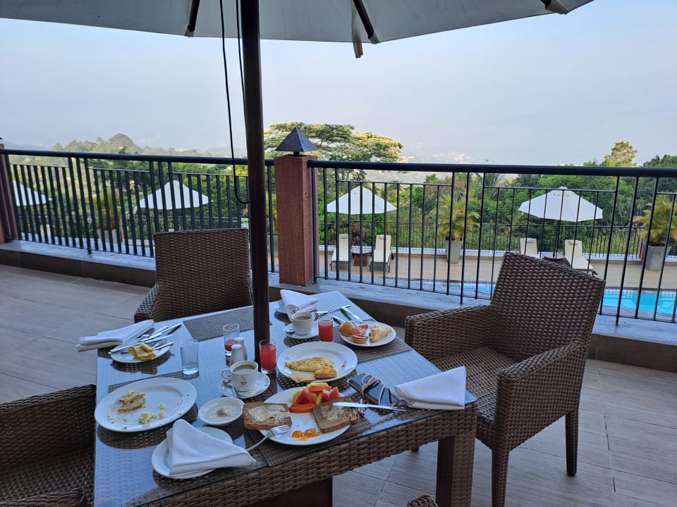 Gastro Hotel Amaya Hills