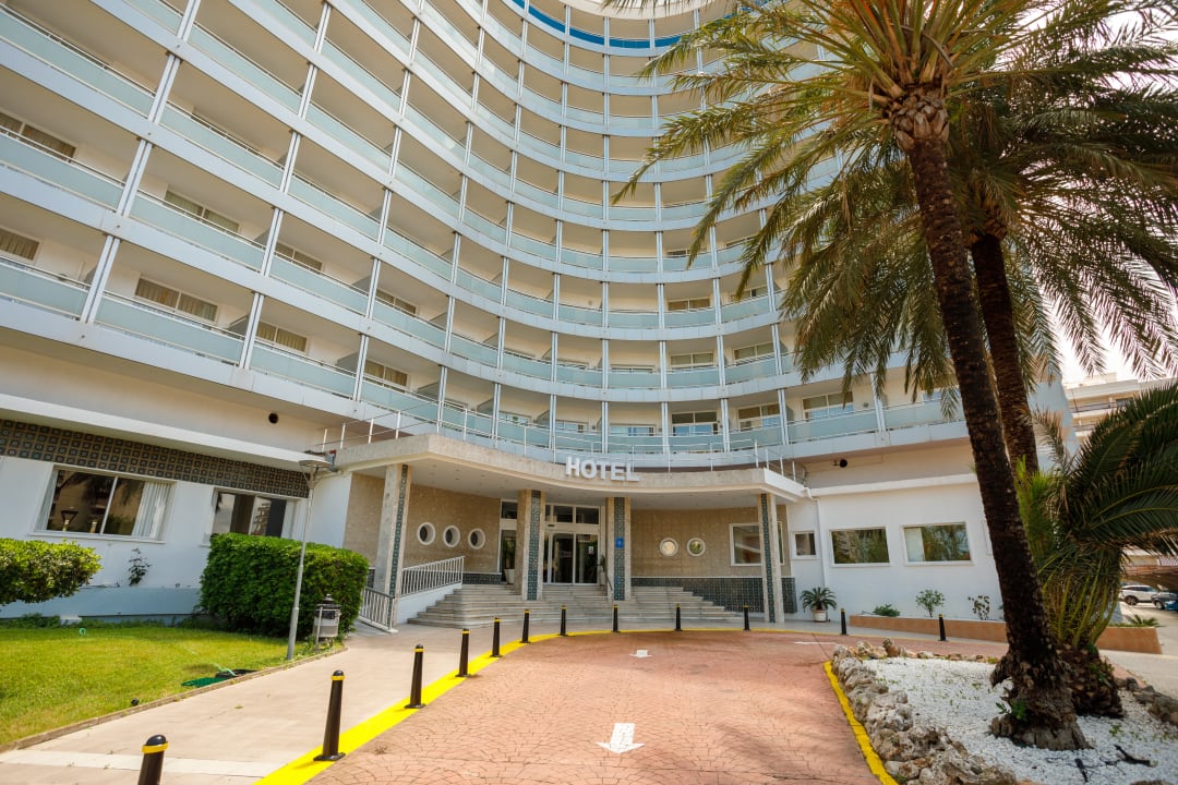 Außenansicht Hotel Tres Anclas