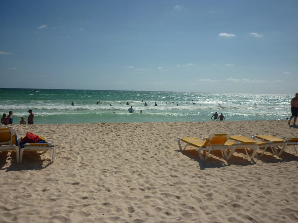 Warmes Karibik Wasser mit tollen Wellen Iberostar Waves Paraiso Beach