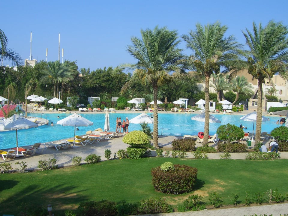 Zwembad vanuit kamer Prima Life Makadi Resort