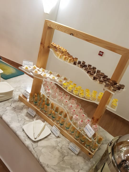 Gastro Dreamland The Unique Sea & Lake Resort / Spa