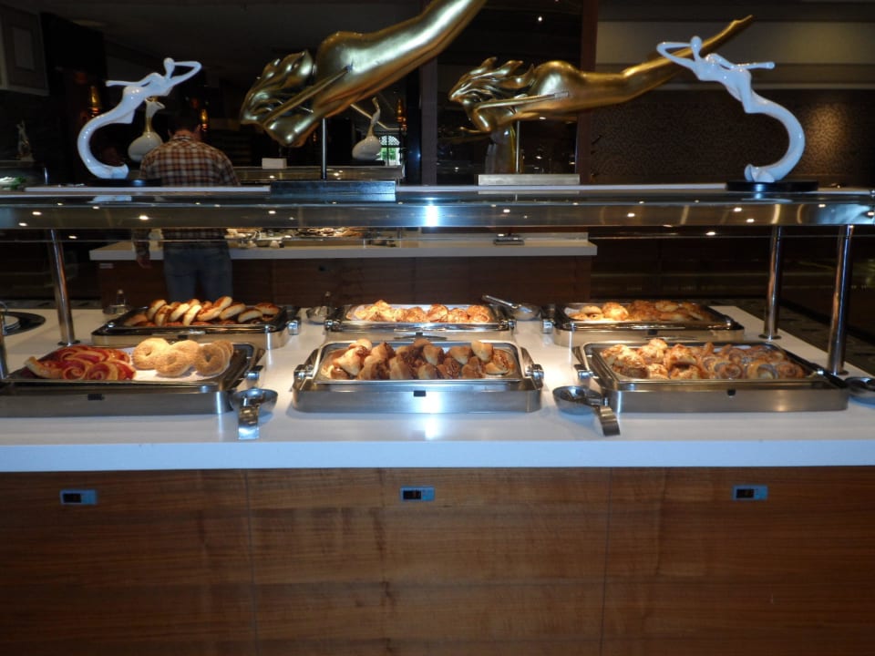 Die Auswahl war zum Frühstück schon Gigantisch Royal Holiday Palace