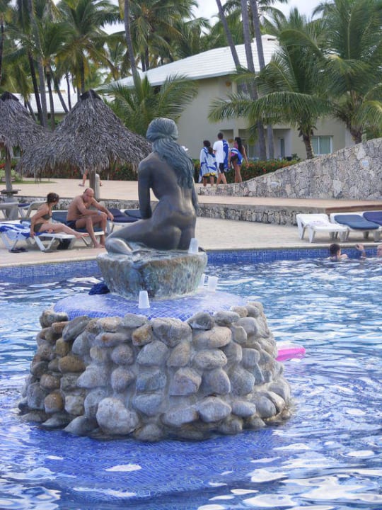 Sirenis, Statue im Pool Grand Sirenis Punta Cana Resort & Aquagames