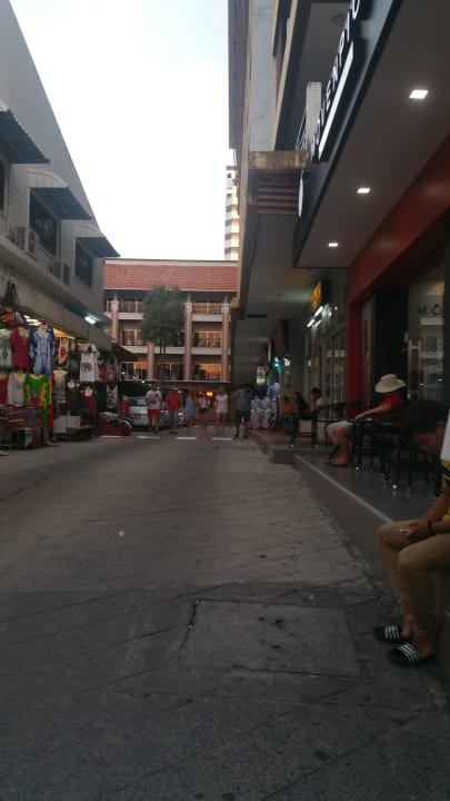 Außenansicht Panomporn Patong Place