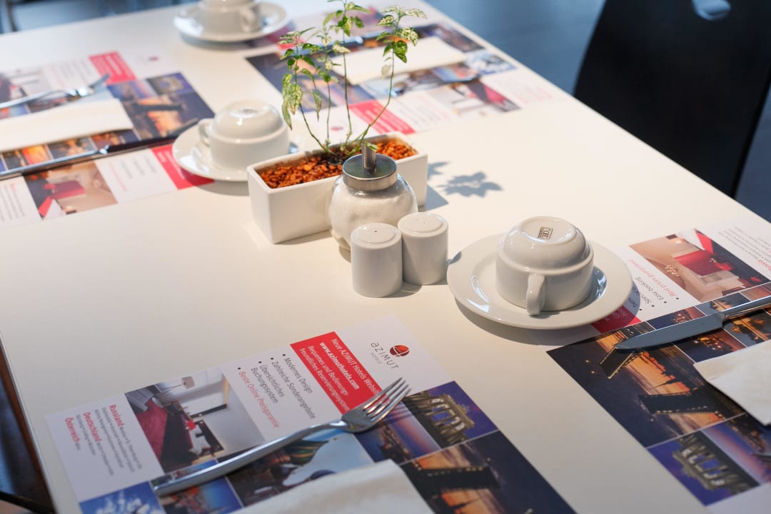 Frühstücksgedeck acom Hotel München