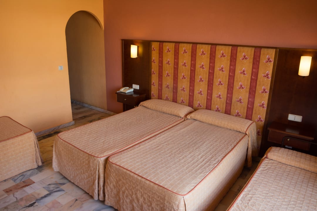 Zimmer Hotel Royal Costa