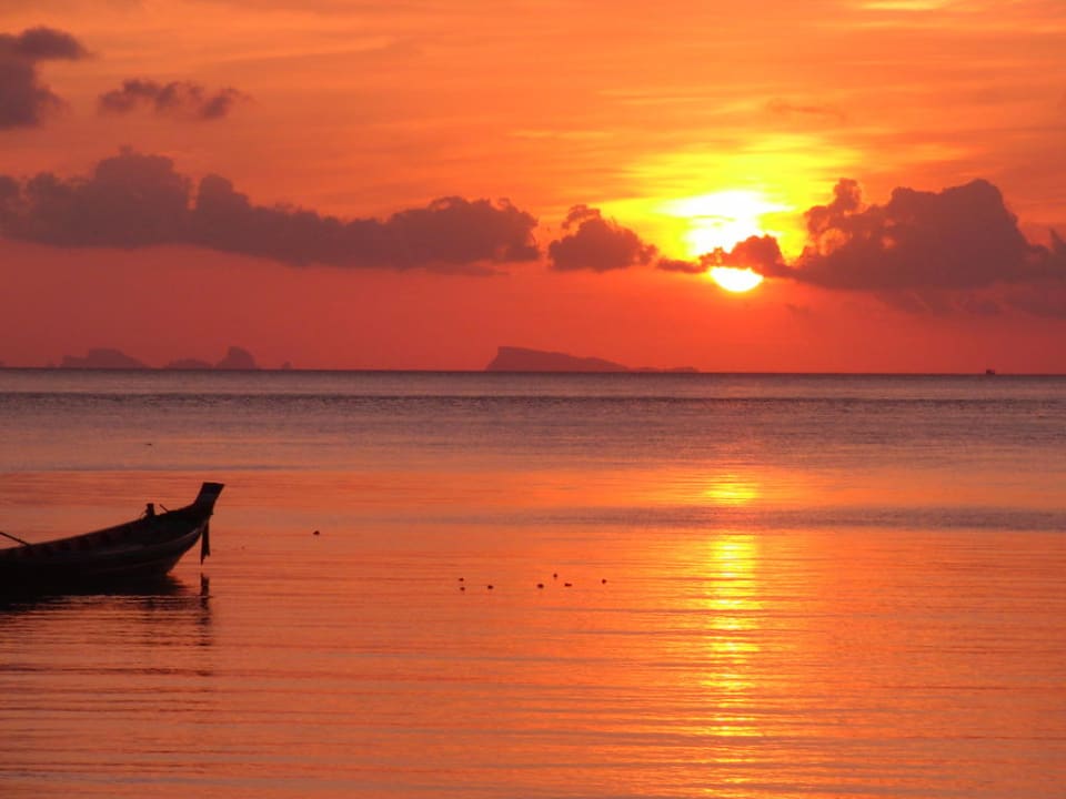Sonnenuntergang am Strand Long Bay Resort Koh Phangan