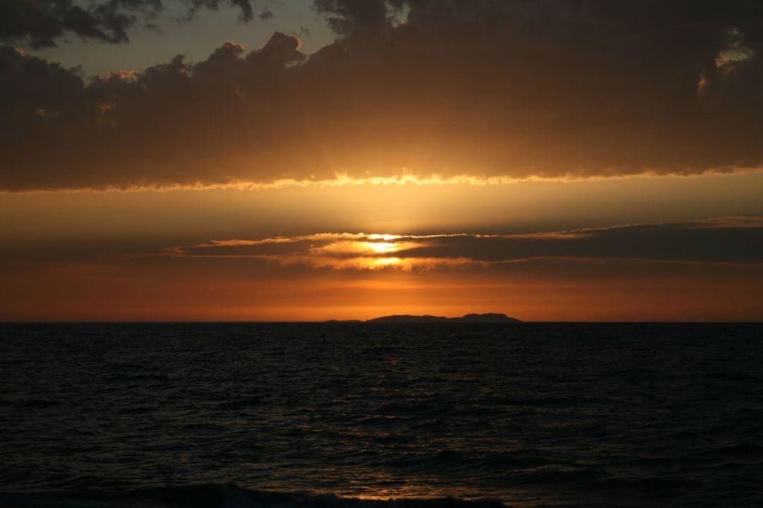 Sonnenuntergang in Acharavi Corifo Village