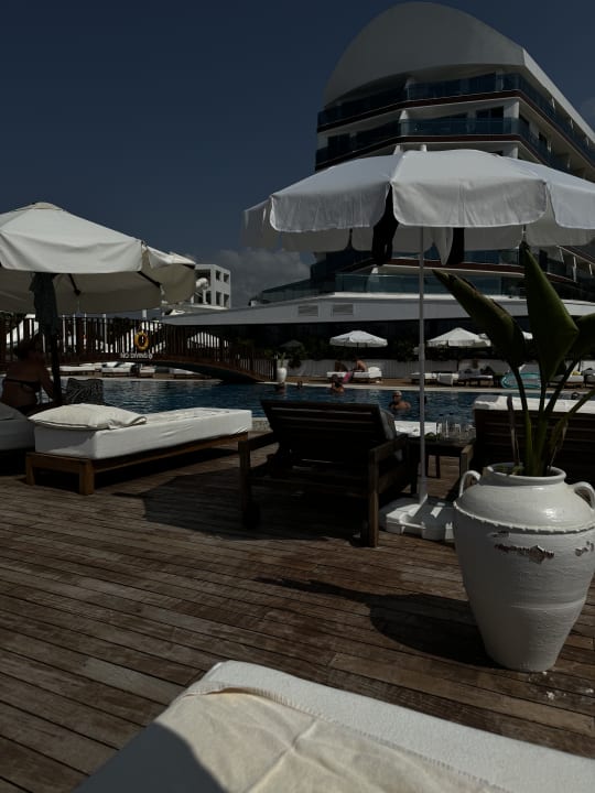 Pool Rubi Platinum Sign