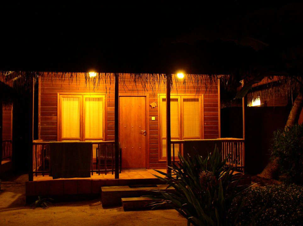 Nr. 27 bei Nacht Kuramathi Maldives