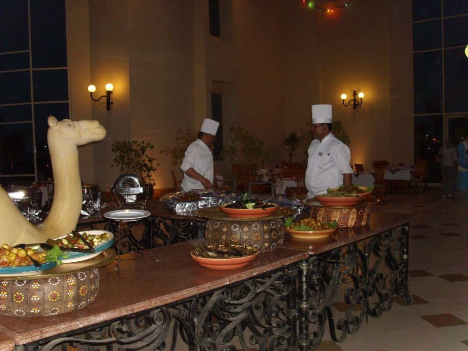 Orientalischer Abend auf der Terrasse Serenity Alpha Beach