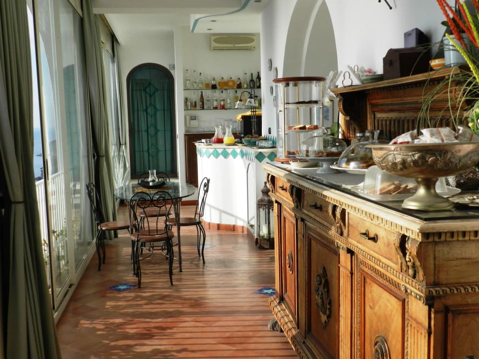 Terrace for Breakfast Hotel La Ninfa