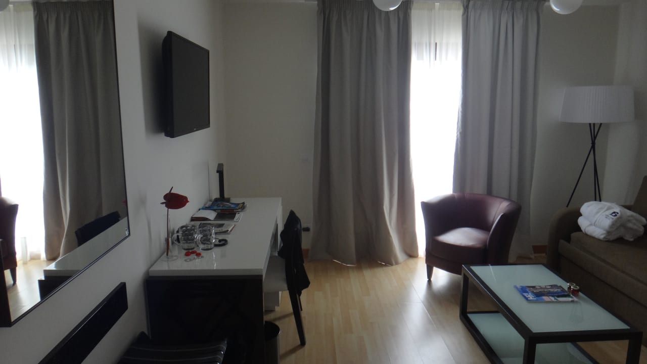 Wohnzimmer H10 White Suites