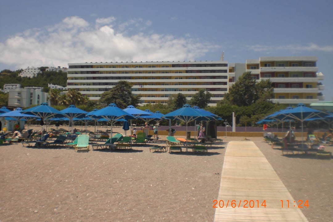 Sand-Kiesstrand - aber mehr Kies... Esperides Beach Resort