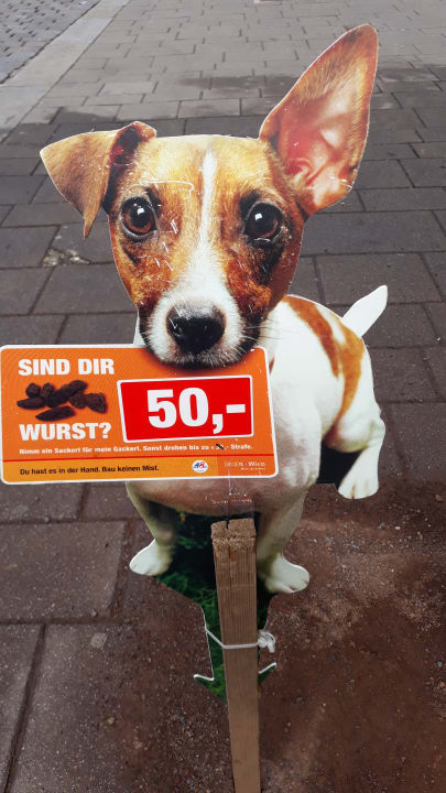 Diese Schlid stand vor der Tür - putzig! Best Western Plus Amedia Wien