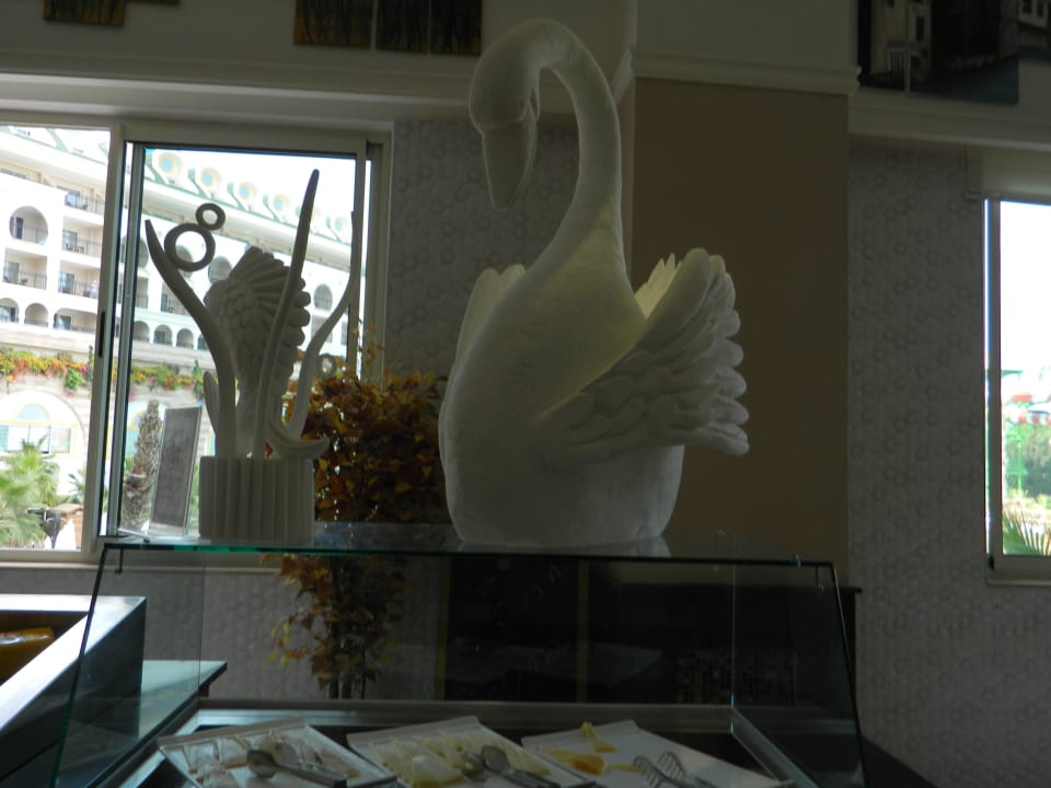 Schwan Crystal Sunset Pearl Collection