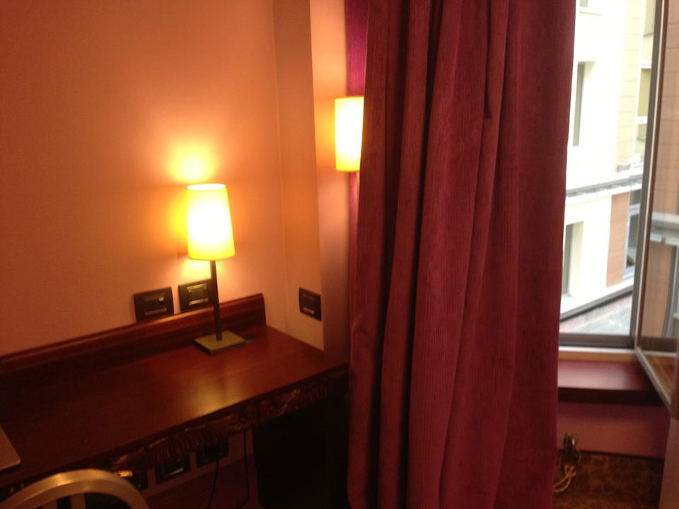 Schreibtisch Hotel Domina Prestige St. Petersburg