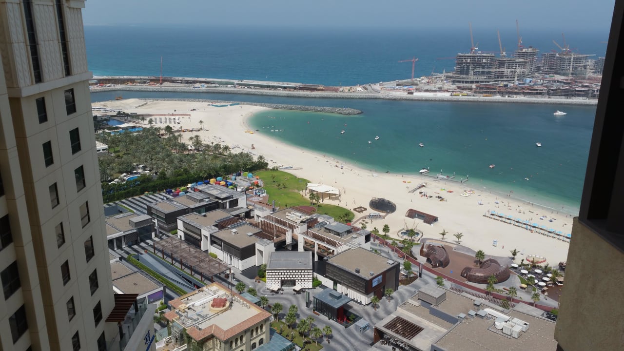 Ausblick auf den öffentlichen Strand Sofitel Dubai Jumeirah Beach