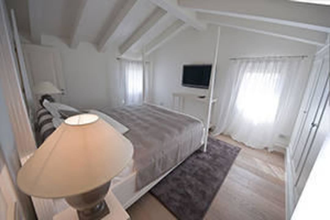 Camera Bianca Villa Sacchetta