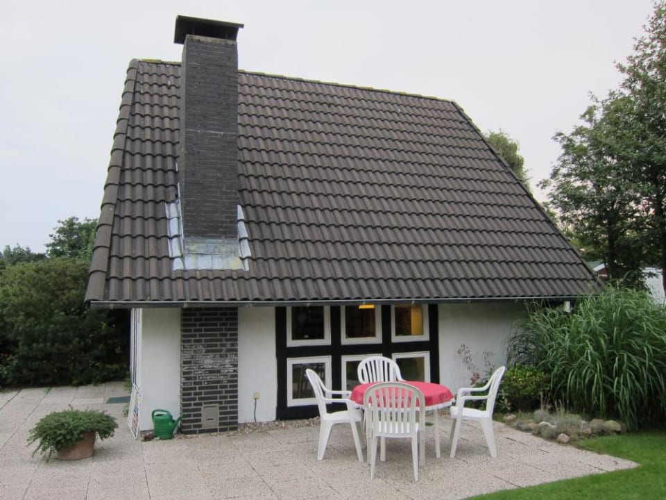 Terrasse im Garten mit Sitzgelegenheit Ferienhaus Quante