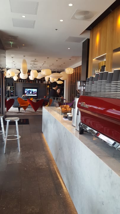 Lobby citizenM Tower of London