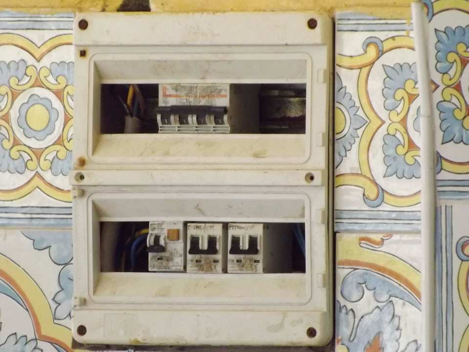 Sicherungskasten sogar von Kindern erreichbar Alassio Hotel and Thalasso