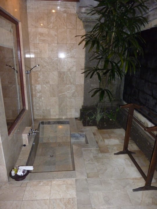 Wanne Ubud Village Hotel