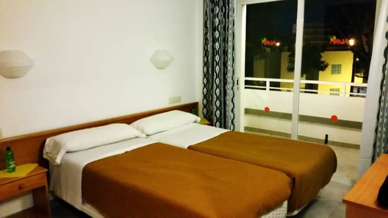 Schlafzimmer mit Balkon HSM Lago Park