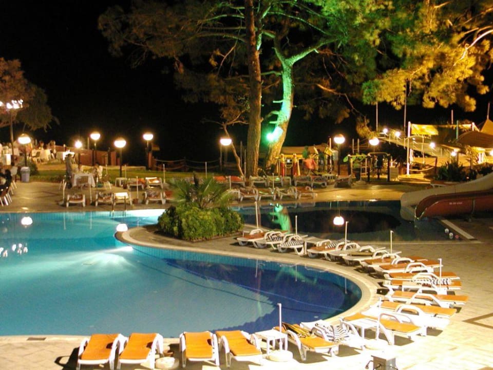 Pool bei Nacht Crystal Aura Aqua Collection