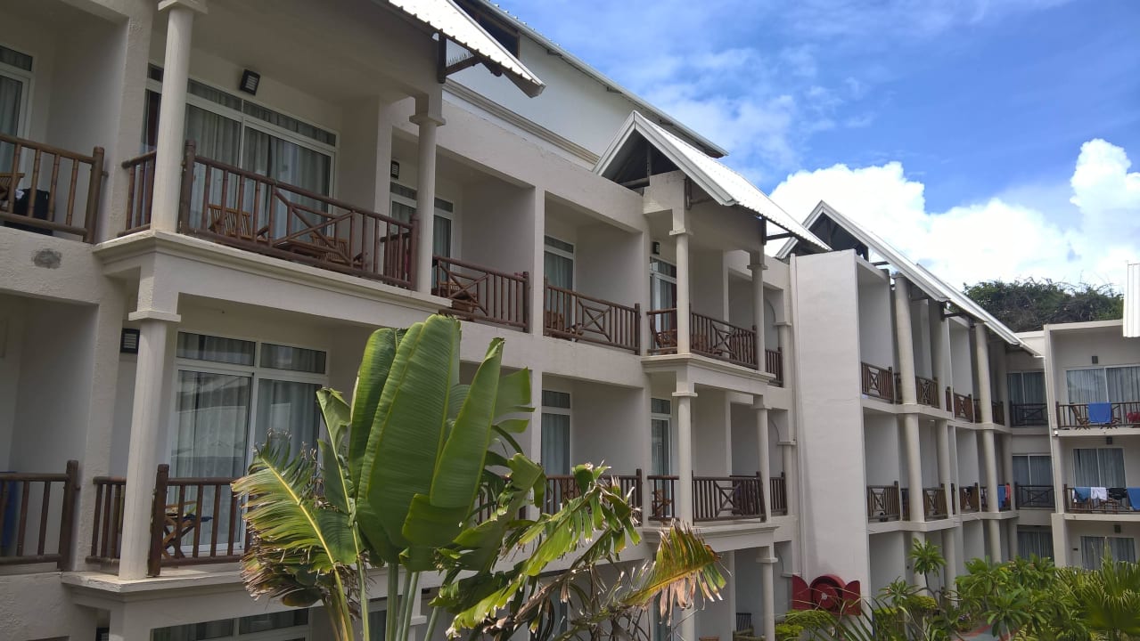 Ausblick Le Peninsula Bay Beach Resort & Spa