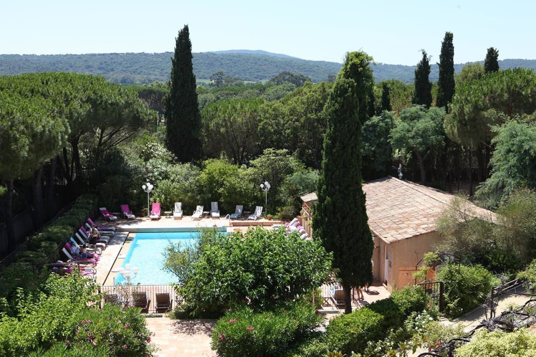 Vue jardin Piscine Hotel La Ferme D'Augustin