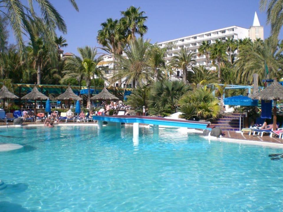 Teil des Pools Corallium Beach by Lopesan Hotels - Adults only