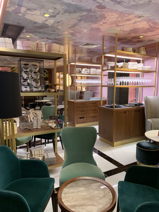Gastro Grand Poet Hotel by Semarah