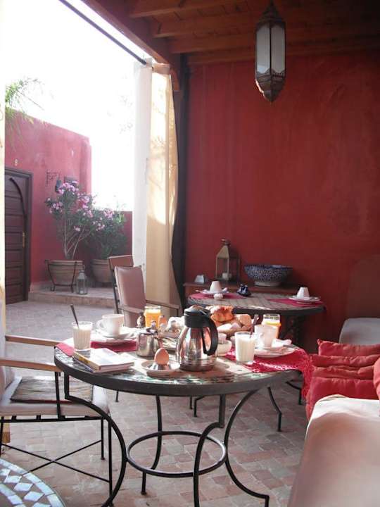 Frühstück auf der Dachterrasse Hotel Riad Honey