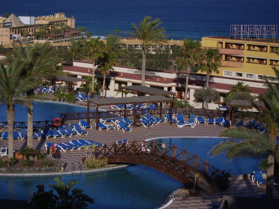 Poollandschaft und Hotel Occidental Jandía Mar