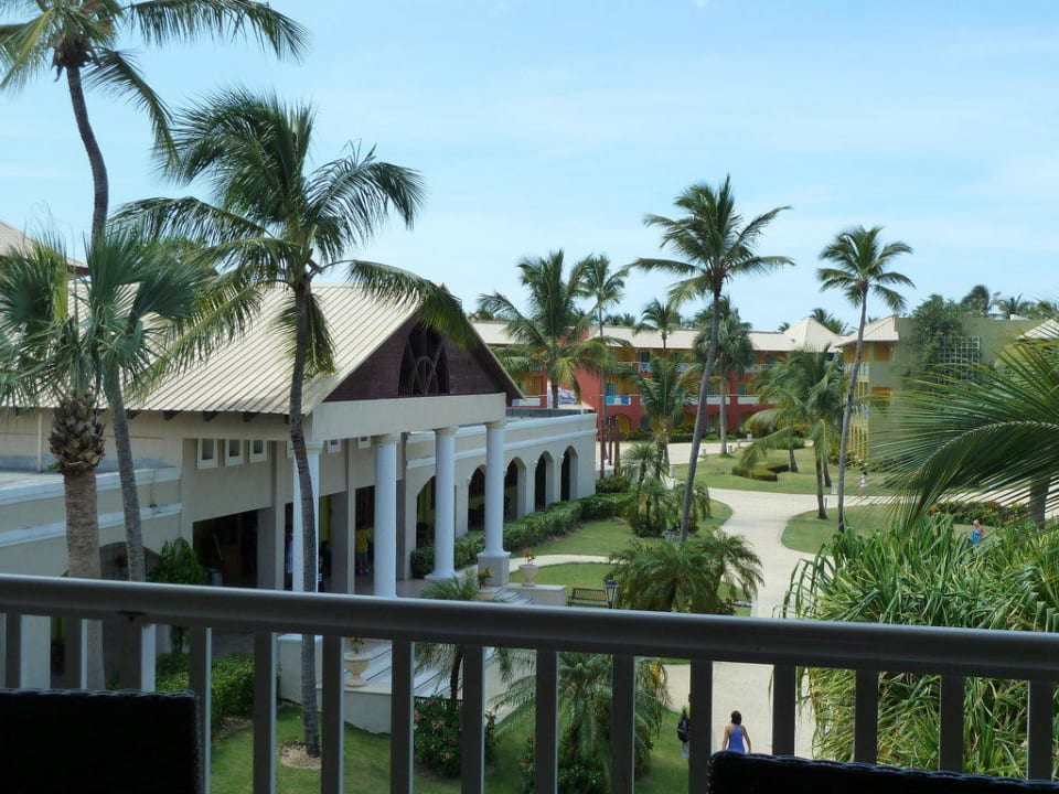 Ausblick vom Außenbereich der Bar im 1. OG Royalton Splash Punta Cana