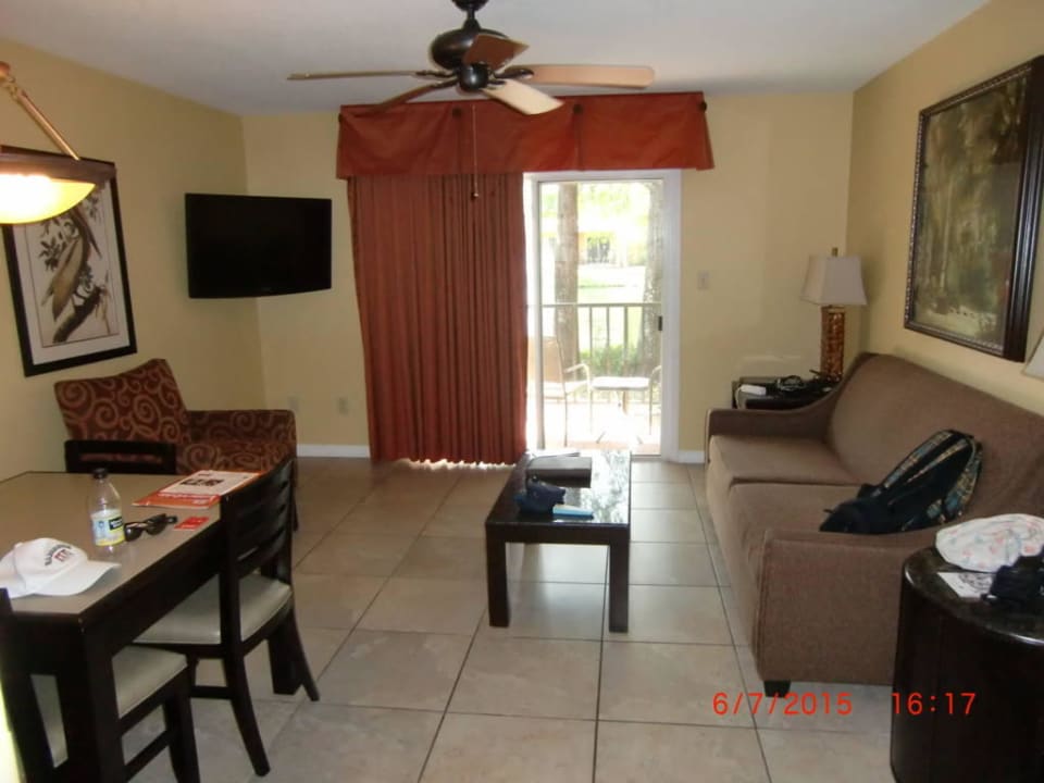 Wohnzimmer mit Blick in den Garten Saratoga Resort Villas