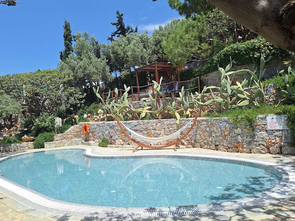 Gartenanlage Paralos Irini Mare